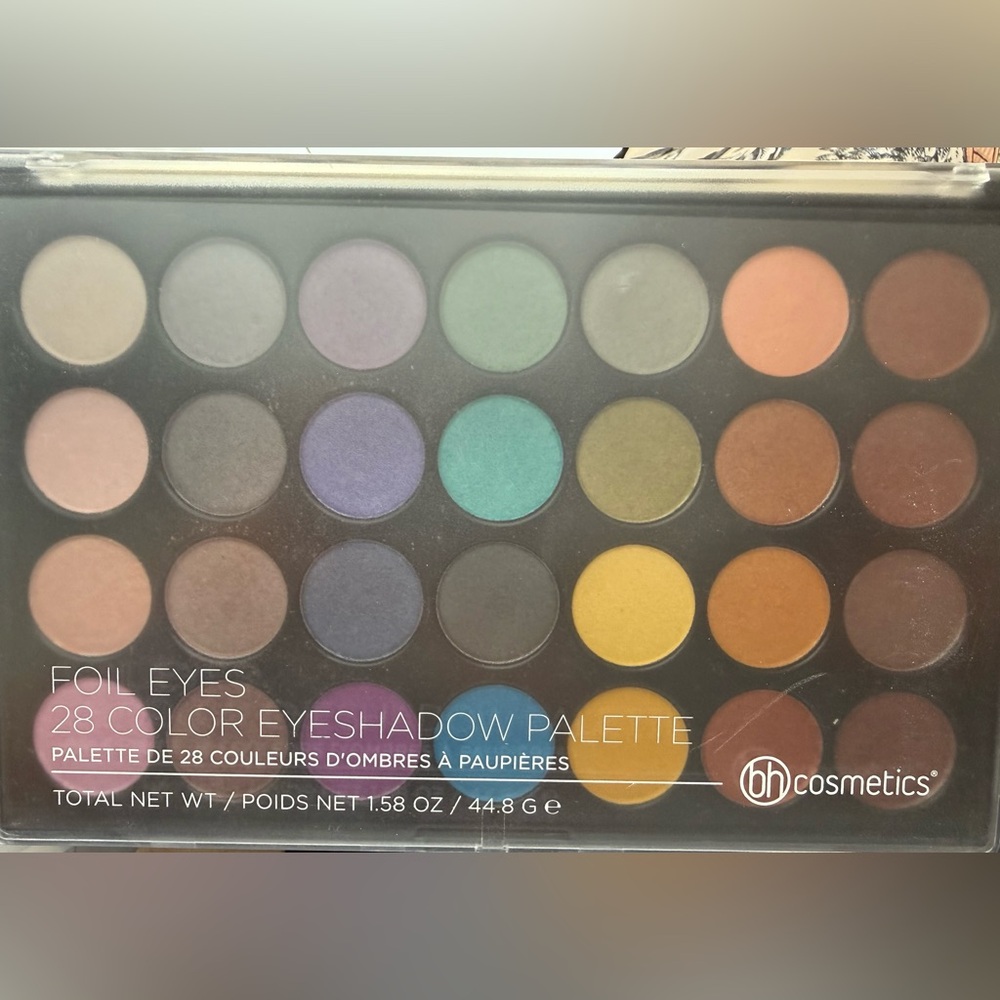 BH Cosmetics Foil Eyeshadow Palette with Vibrant Shades